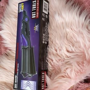 Brand New HOT TOOLS CERAMIC TOURMALINE DEEP WAVER